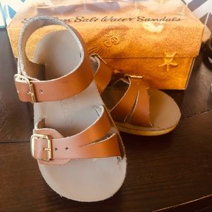 SALT WATER SANDALS, SeeWee, Tan size 4 boys/girls